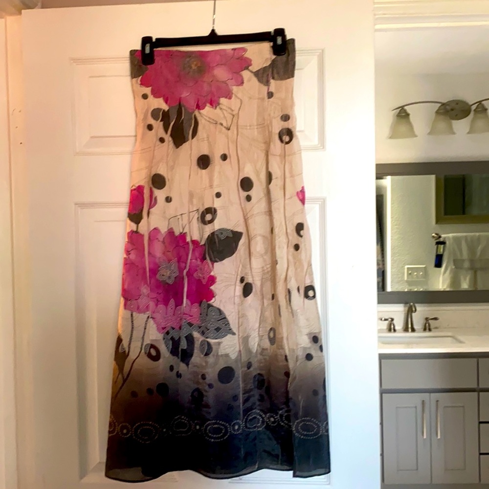 Beautiful chiffon skirt that converts to a dress!